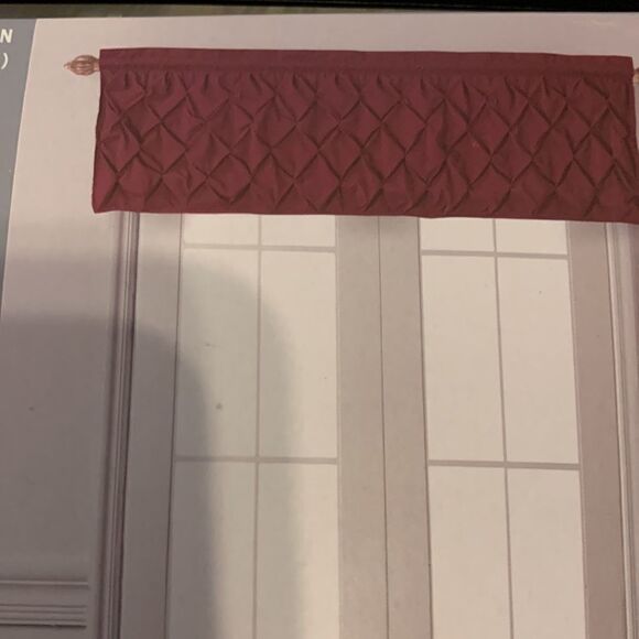 VCNY rod pocket balance. One piece. 60” x 20” the color is burgundy - Picture 2 of 5